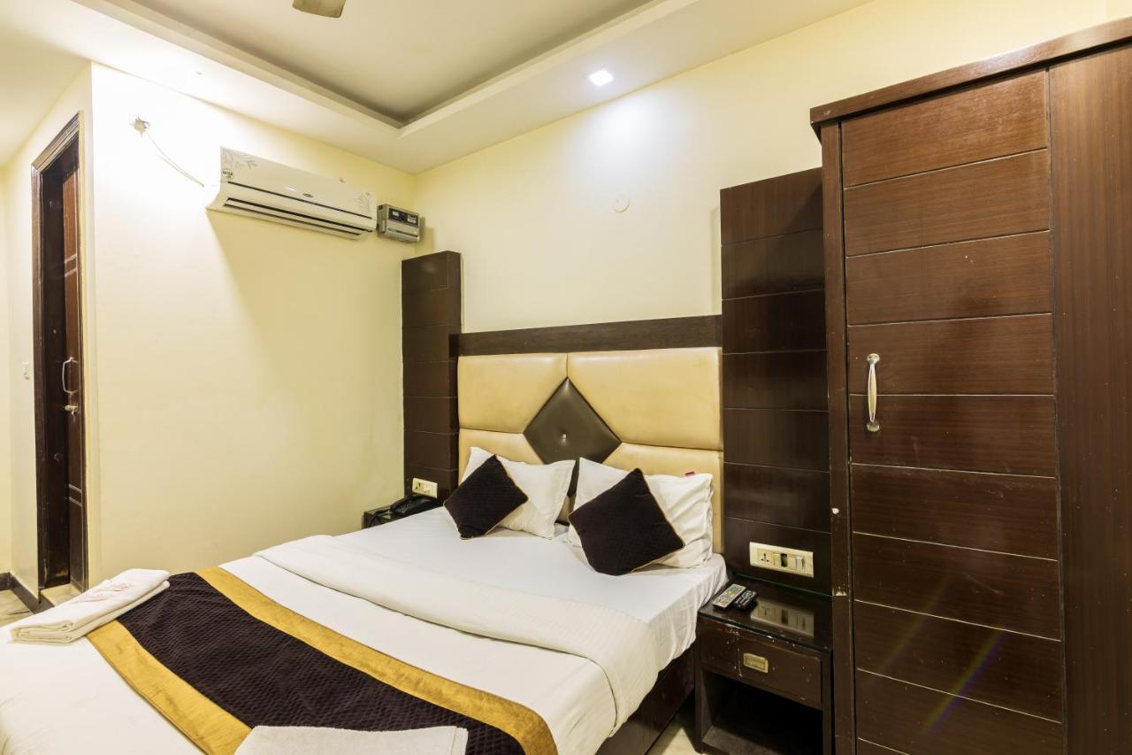 Hotel Grand Shyam- In Front Of New Delhi Railway Station-Couple Friendly Exterior photo