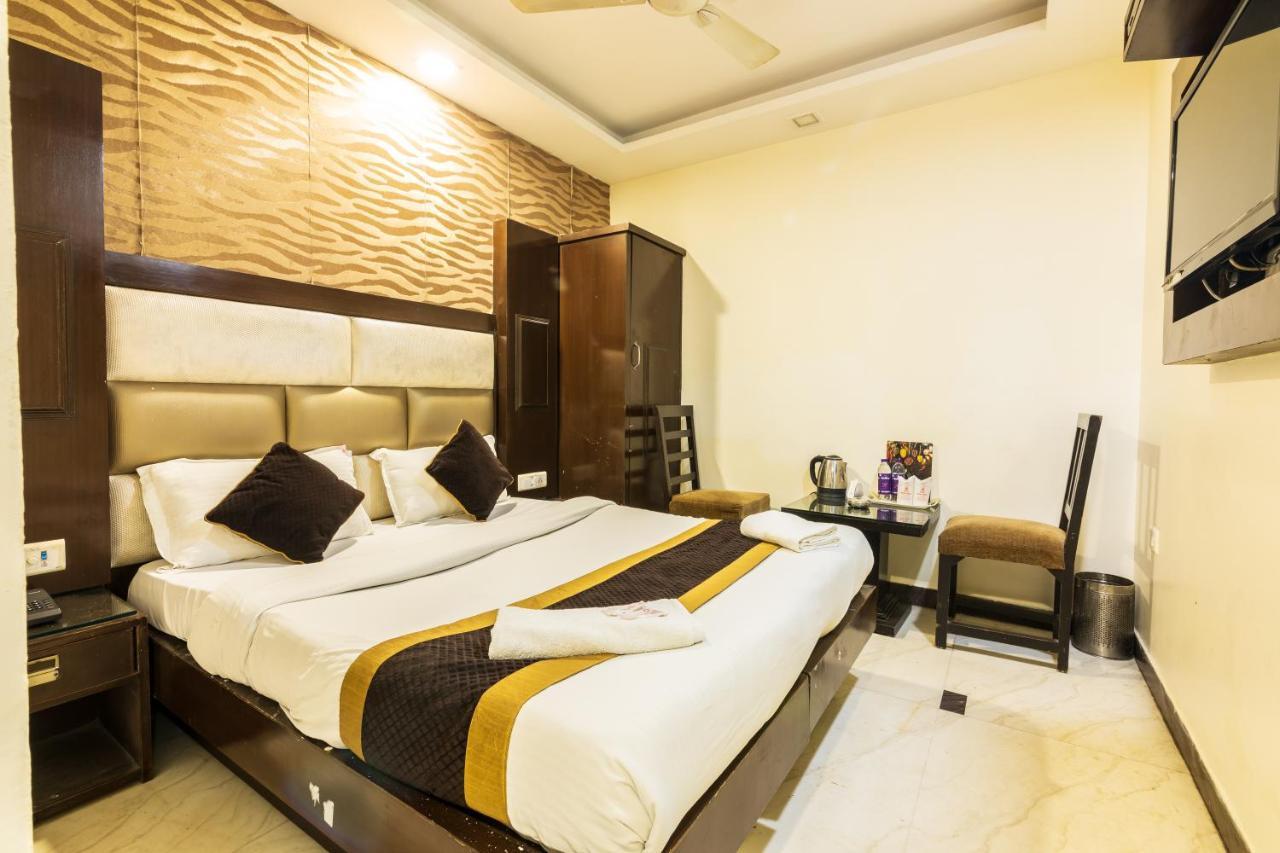 Hotel Grand Shyam- In Front Of New Delhi Railway Station-Couple Friendly Exterior photo